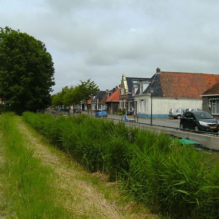 'T Laaisterplakky Bed and Breakfast Oude Bildtzijl Exteriör bild