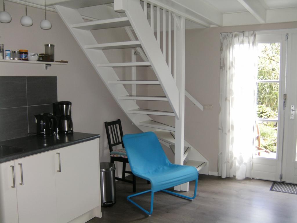 'T Laaisterplakky Bed and Breakfast Oude Bildtzijl Rum bild