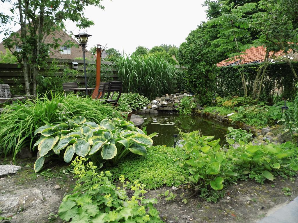 'T Laaisterplakky Bed and Breakfast Oude Bildtzijl Exteriör bild